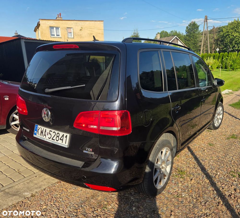 Volkswagen Touran - 4