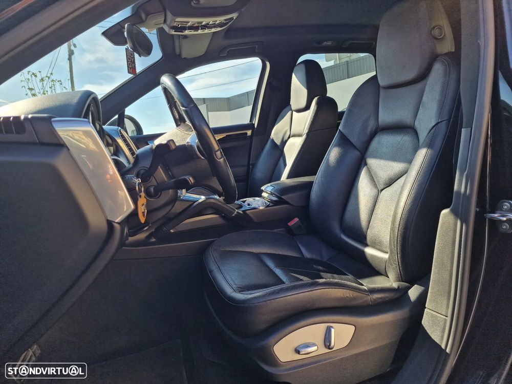 Porsche Cayenne II Platinum Edition - 14