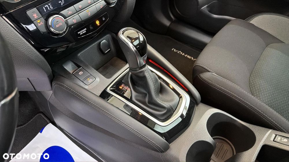 Nissan Qashqai 1.3 DIG-T N-Connecta DCT - 16
