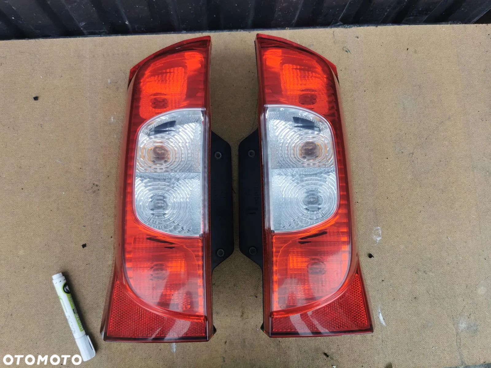 FIAT FIORINO NEMO BIPPER TYLNIA TYLNA LAMPA PRAWA LEWA WYSYŁKA - 1