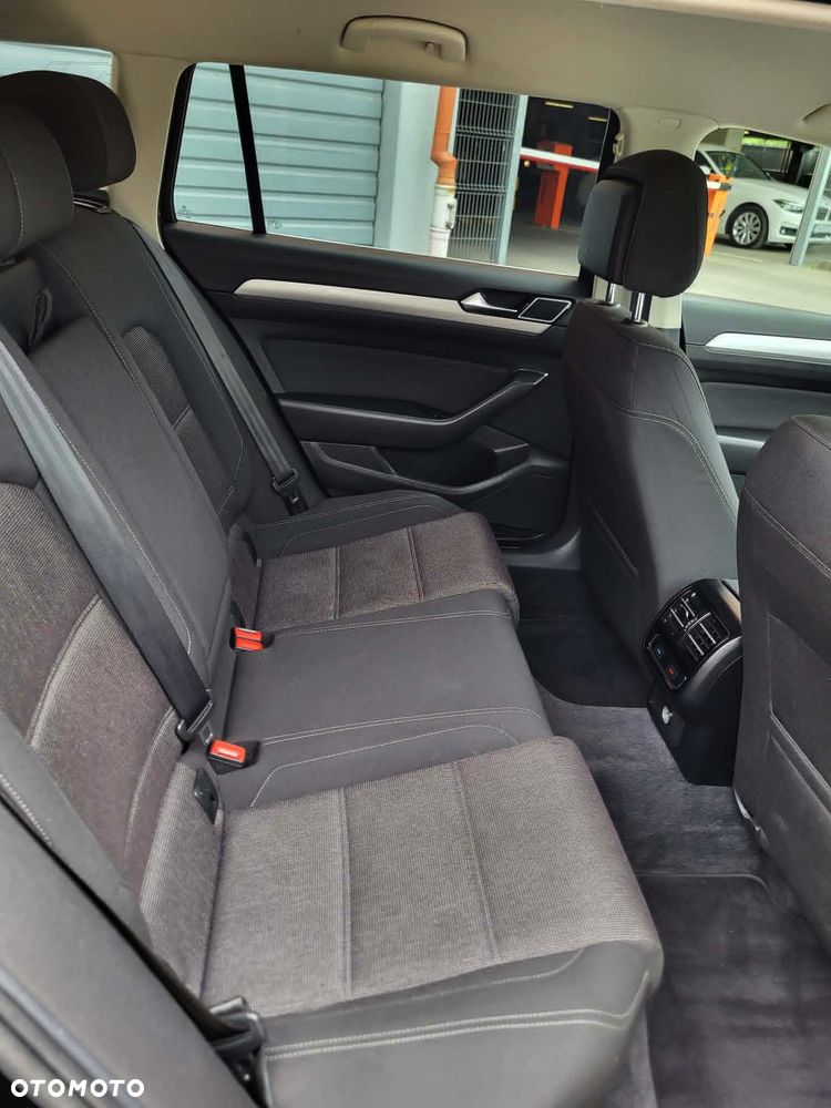 Volkswagen Passat 2.0 TDI SCR DSG Highline - 11