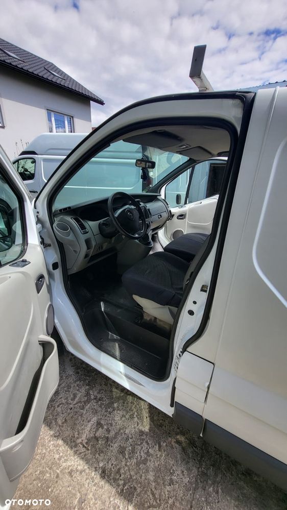 Opel Vivaro - 10
