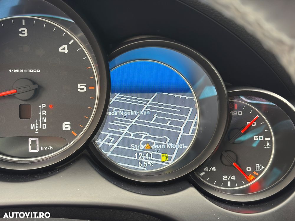 Porsche Cayenne Platinum Edition - 14