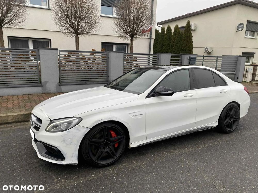 Mercedes-Benz Klasa C AMG 63 S AMG Speedshift 7G-MCT - 28