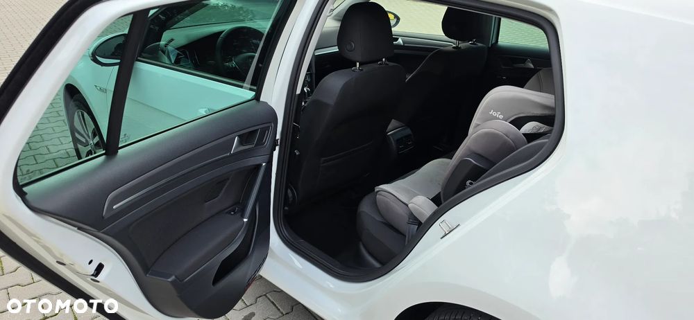 Volkswagen Golf e-Golf - 10