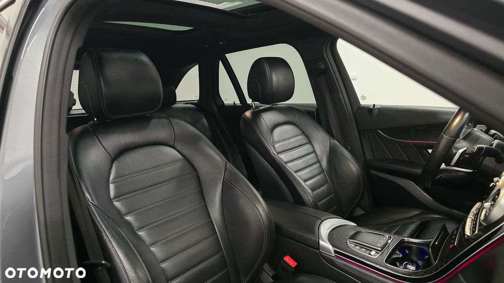 Mercedes-Benz GLC 300 d 4Matic 9G-TRONIC AMG Line Plus - 23