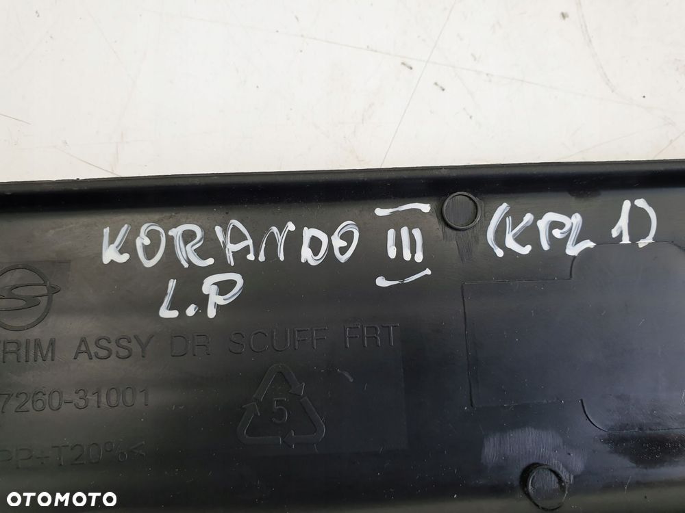 SsangYong Korando III LISTWY PROGOWE komplet - 4