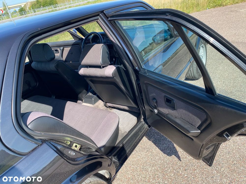 BMW Seria 3 325i - 10
