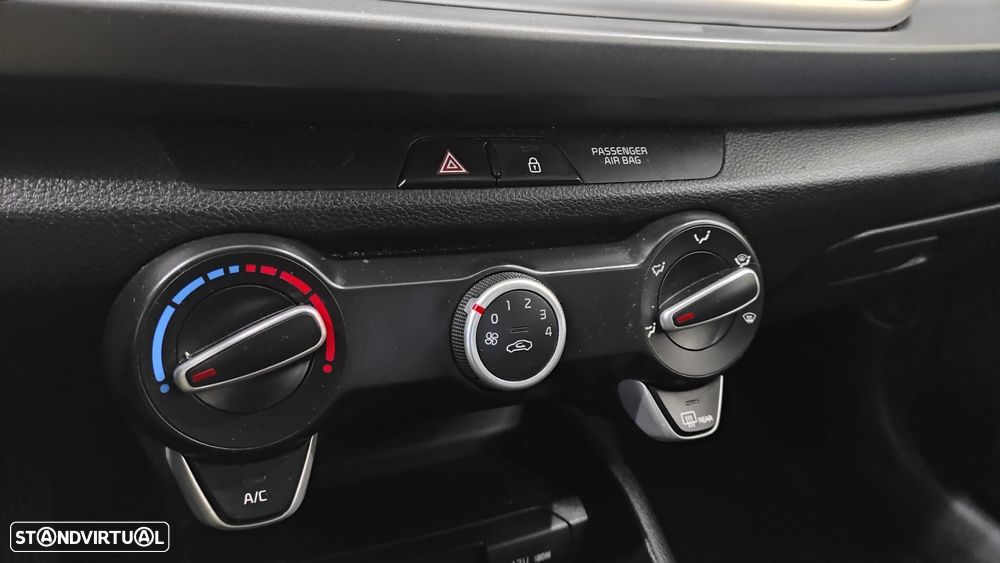 Kia Rio 1.2 CVVT Urban - 31