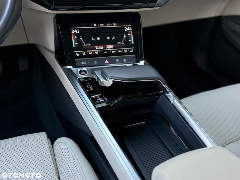 Audi e-tron 55 Quattro S Line - 23