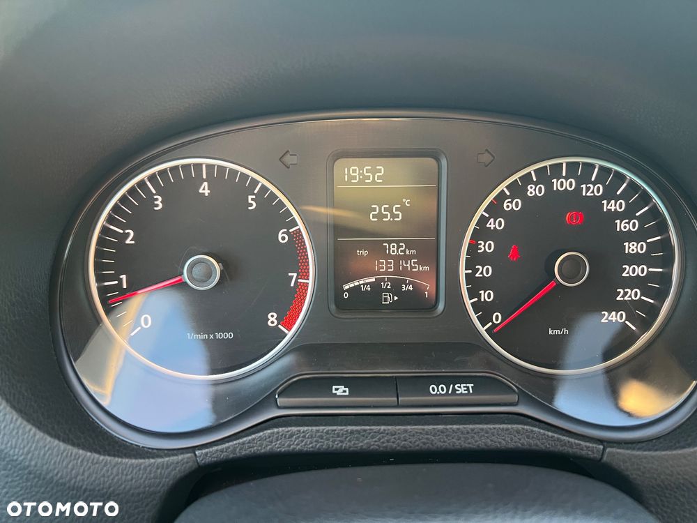 Volkswagen Polo 1.4 16V Comfortline - 19