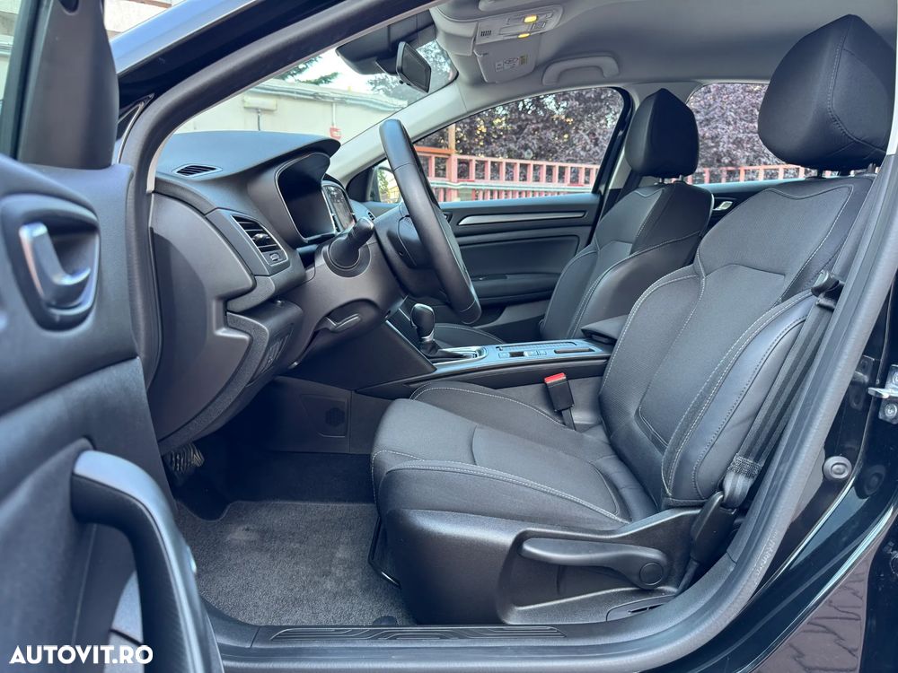 Renault Megane E-TECH 160 INTENS - 12