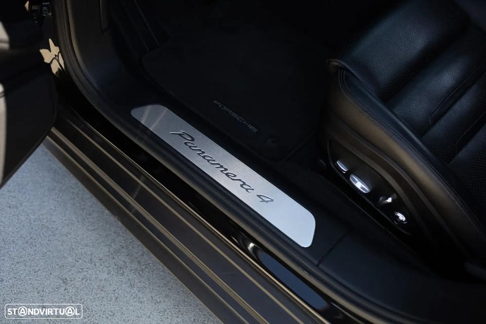 Porsche Panamera Sport Turismo 4 E-Hybrid Platinum Edition - 29