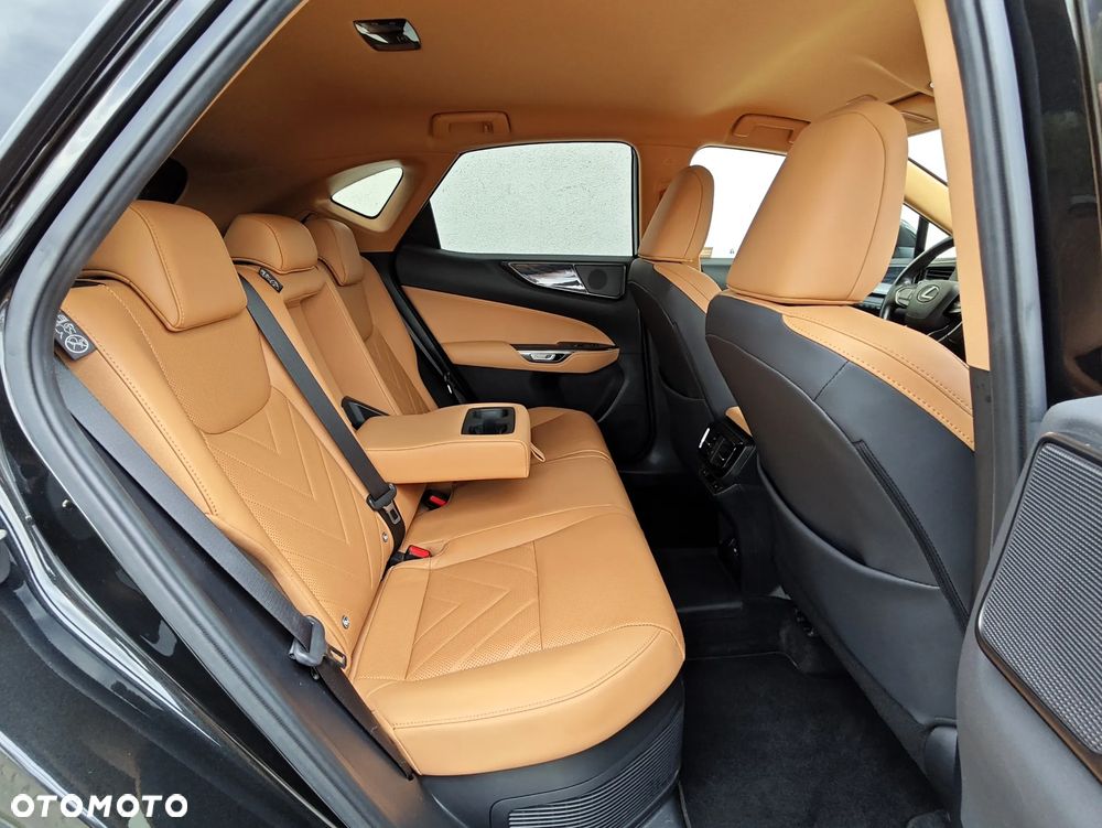 Lexus NX 450h+ Omotenashi AWD - 16