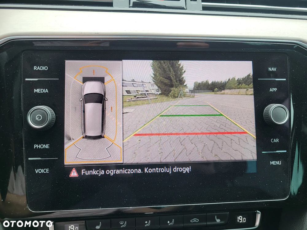 Volkswagen Passat - 10