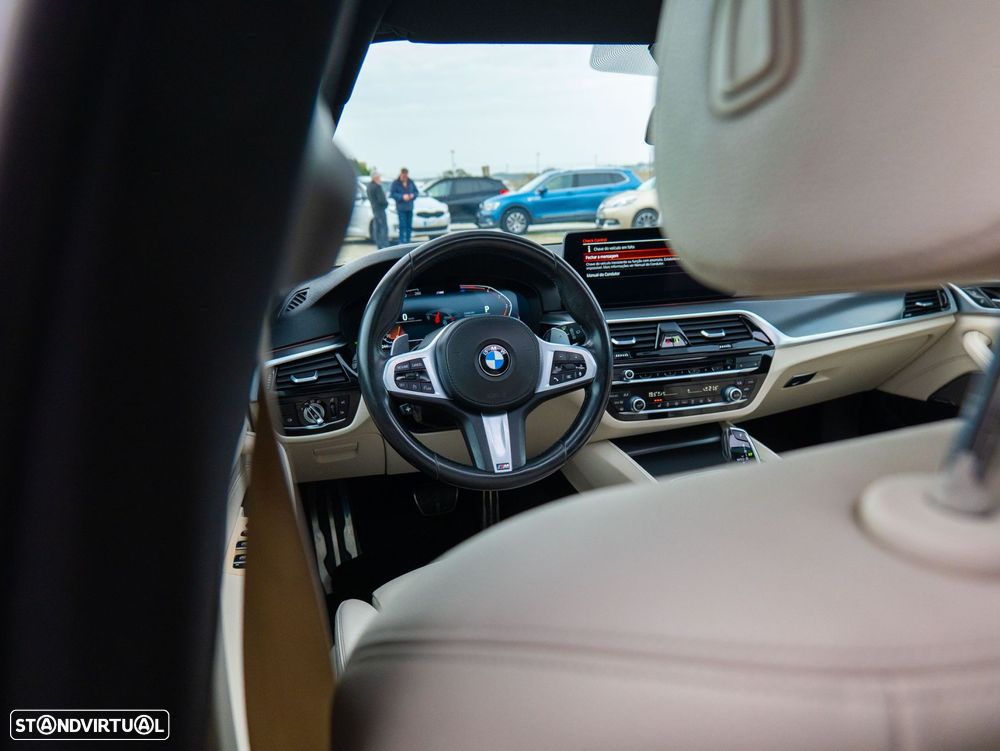 BMW 520 d Pack Desportivo M Auto - 27