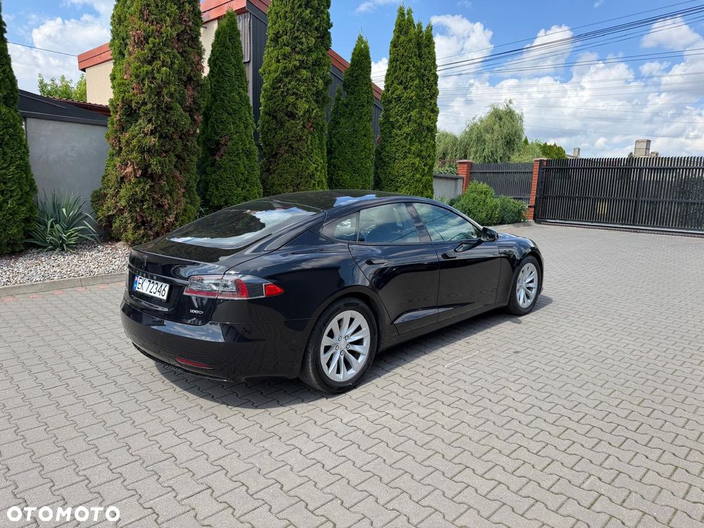 Tesla Model S - 6