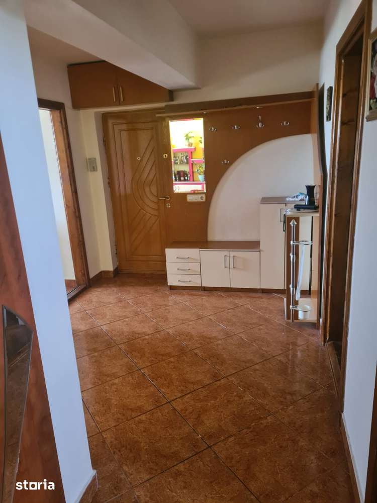 Închiriez apartament cu 3 camere, în zona Cantemir — fotografia 3
