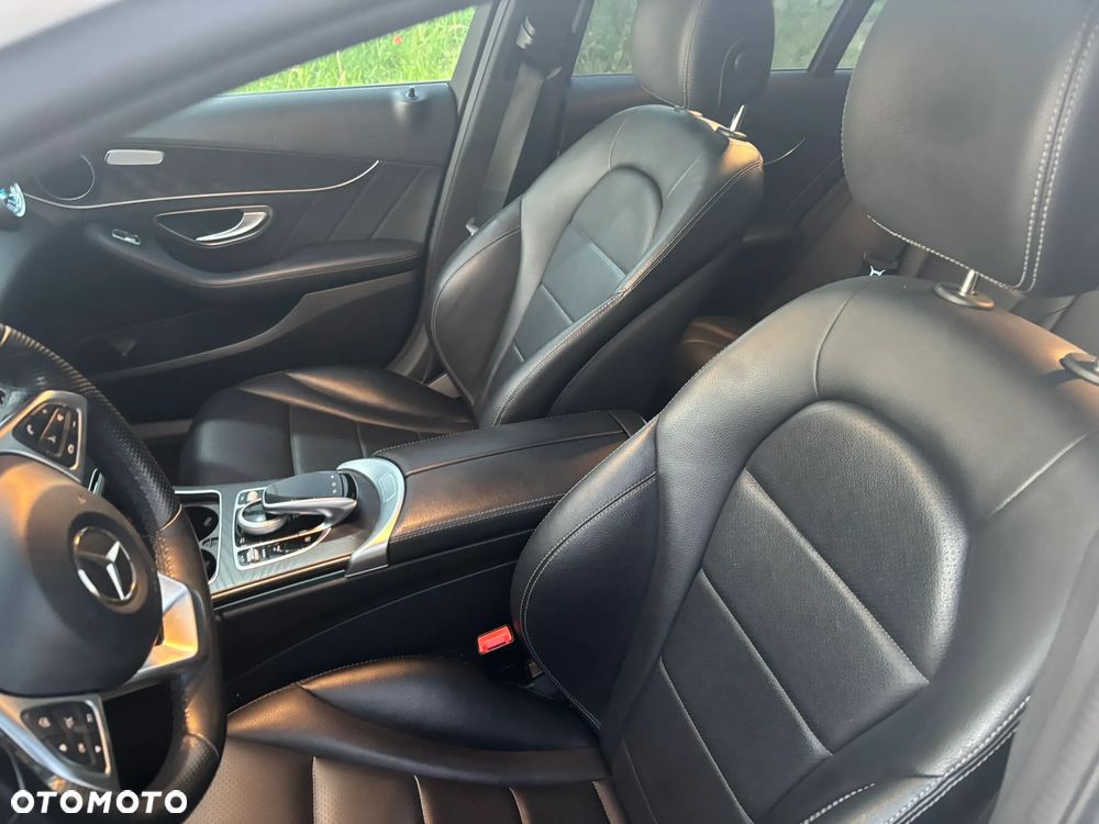 Mercedes-Benz Klasa C 200 4-Matic 7G-TRONIC - 22
