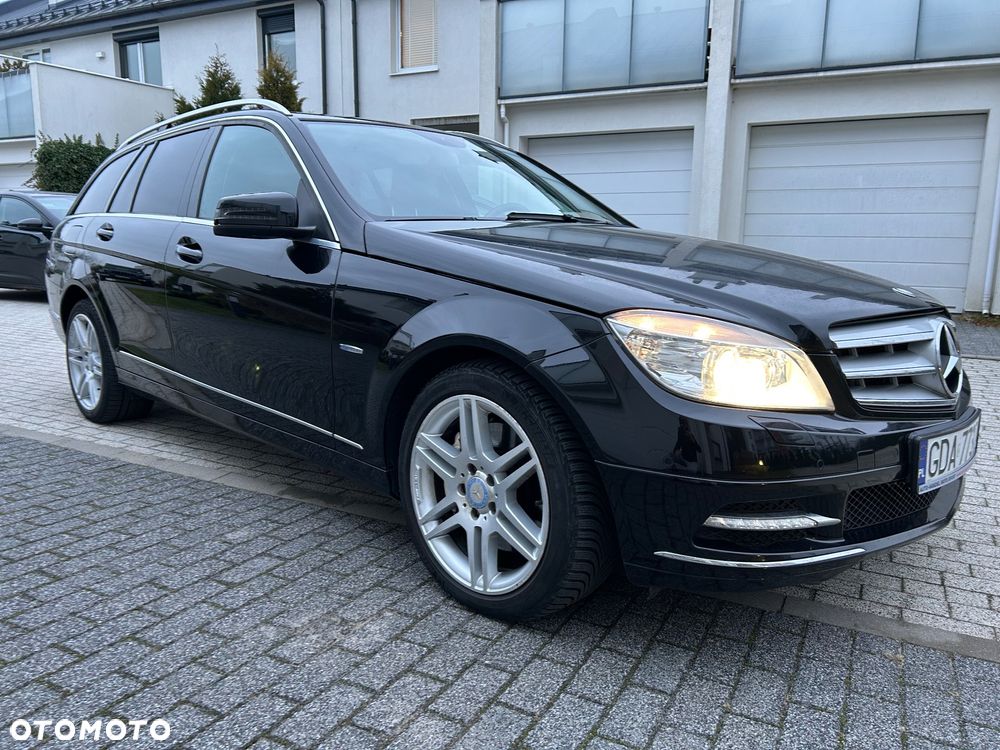 Mercedes-Benz Klasa C 350 CDI DPF 4Matic 7G-TRONIC BlueEFFICIENCY Elegance - 13
