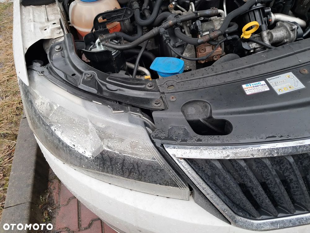 Skoda RAPID 1.6 TDI DPF Ambition Max - 6