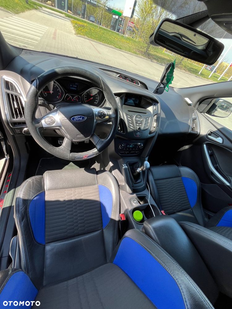 Ford Focus 2.0 EcoBoost ST - 9