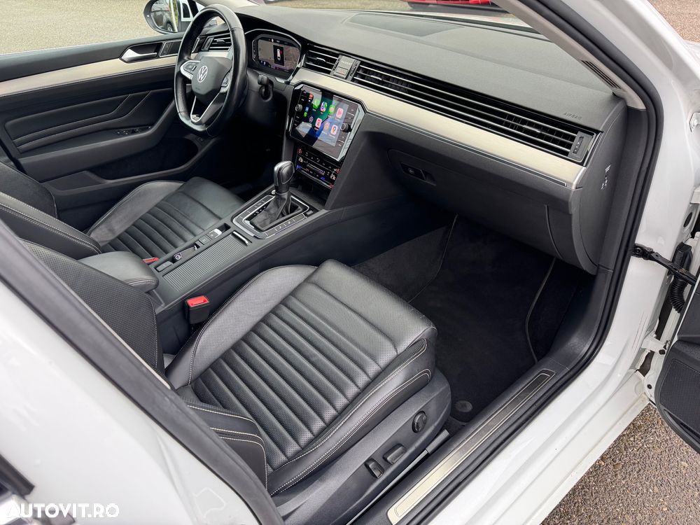 Volkswagen Passat Variant 2.0 TDI SCR DSG Elegance - 27