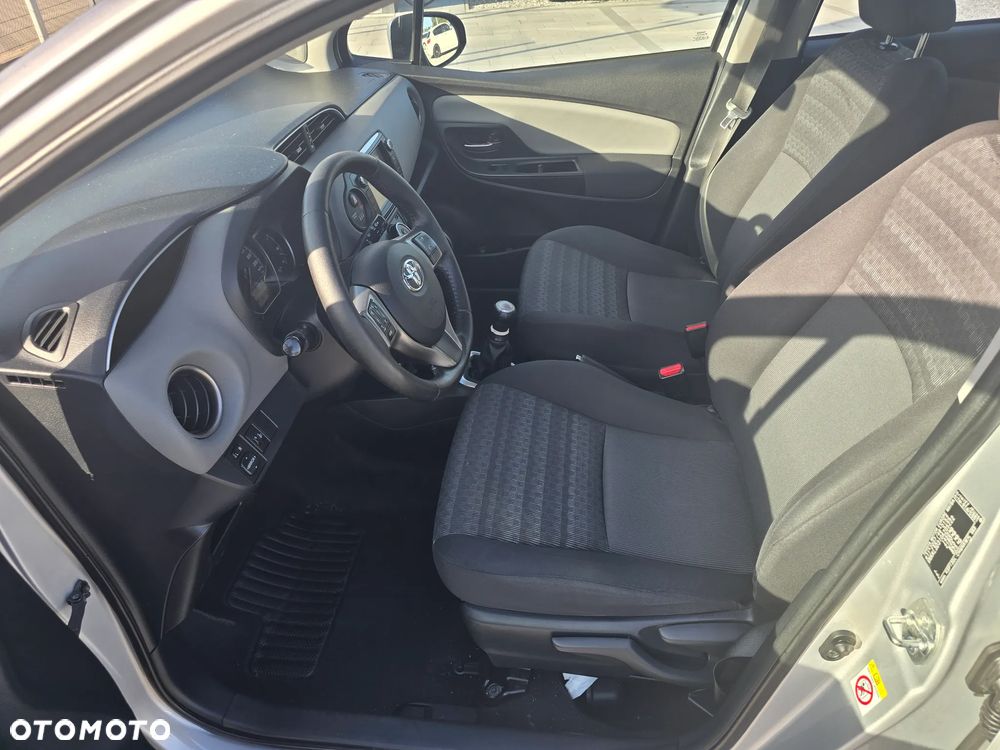Toyota Yaris 1.0 Premium - 29