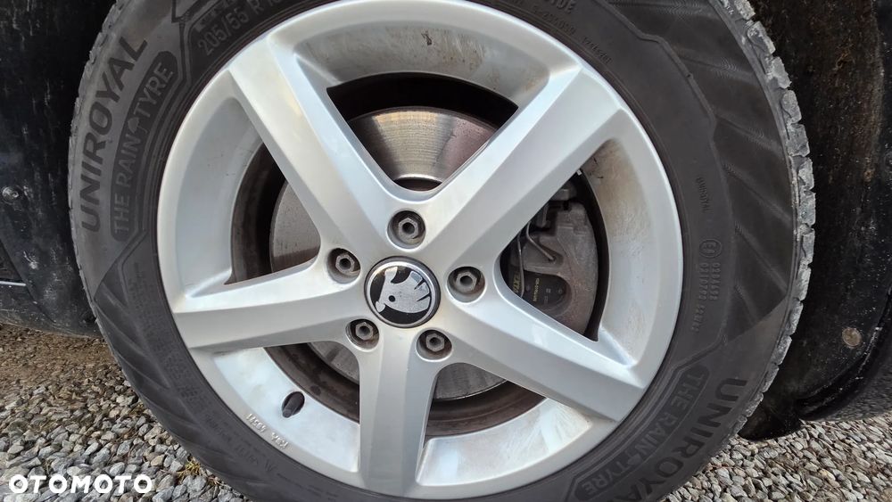 Skoda Superb 2.0 TDI DSG Ambition - 36