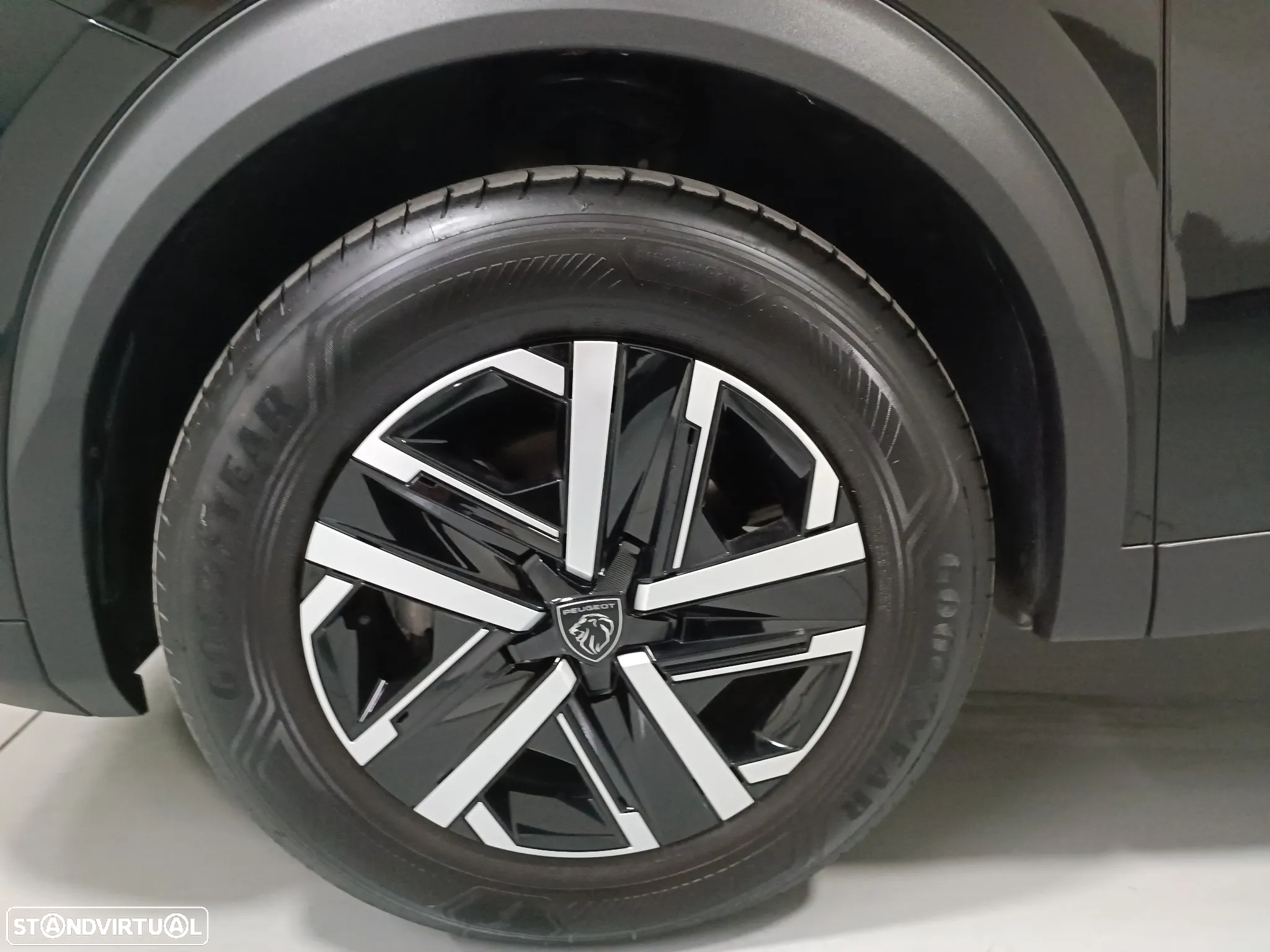 Peugeot 2008 1.2 PureTech Active Pack - 8