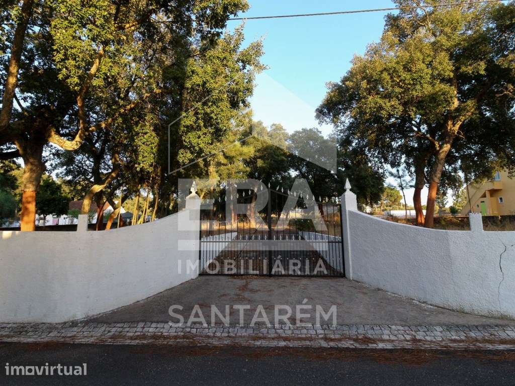 Terreno com 7600 m2 com Viabilidade para Construção de Moradia Isolada