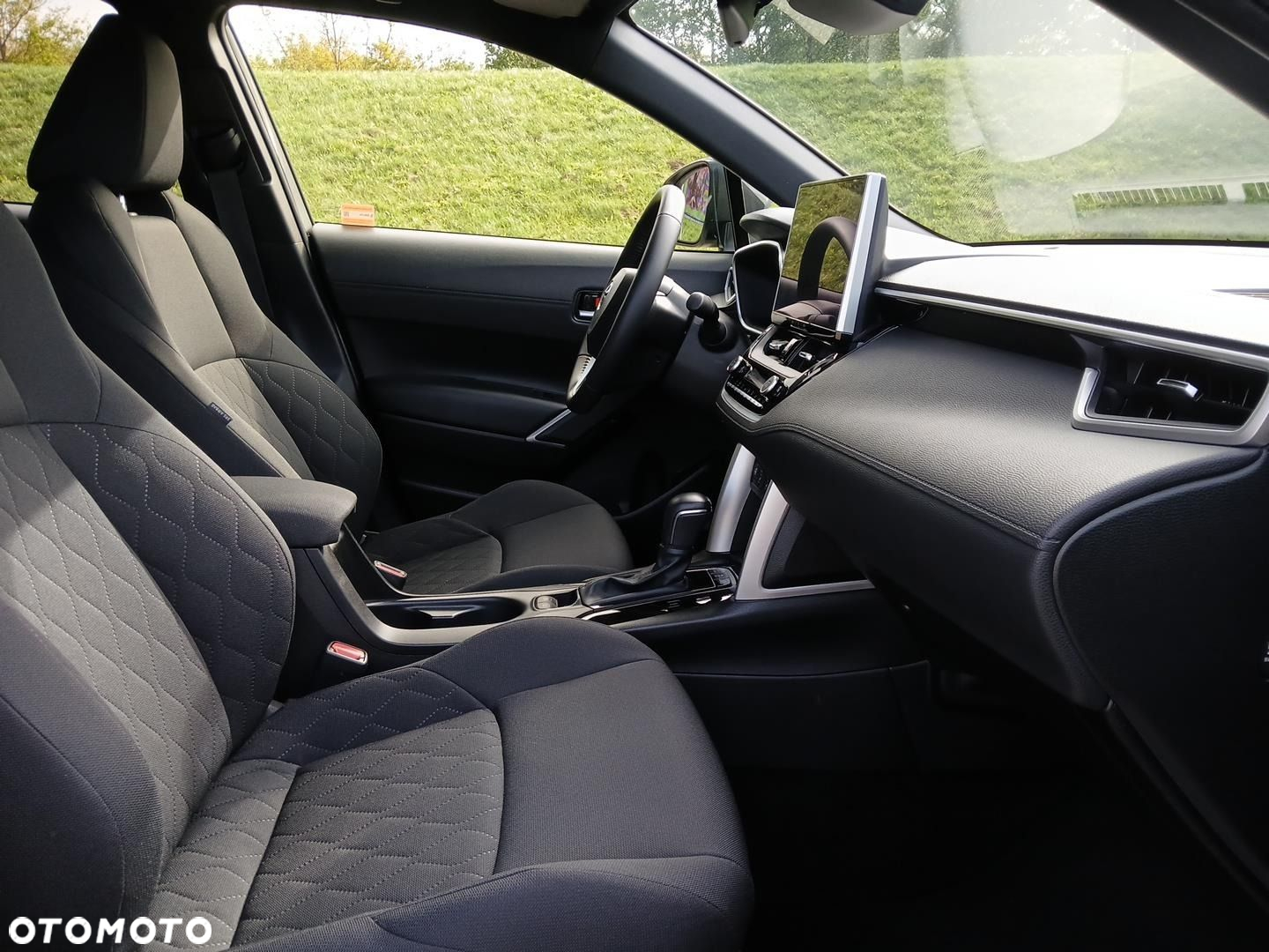 Toyota Corolla Cross - 16