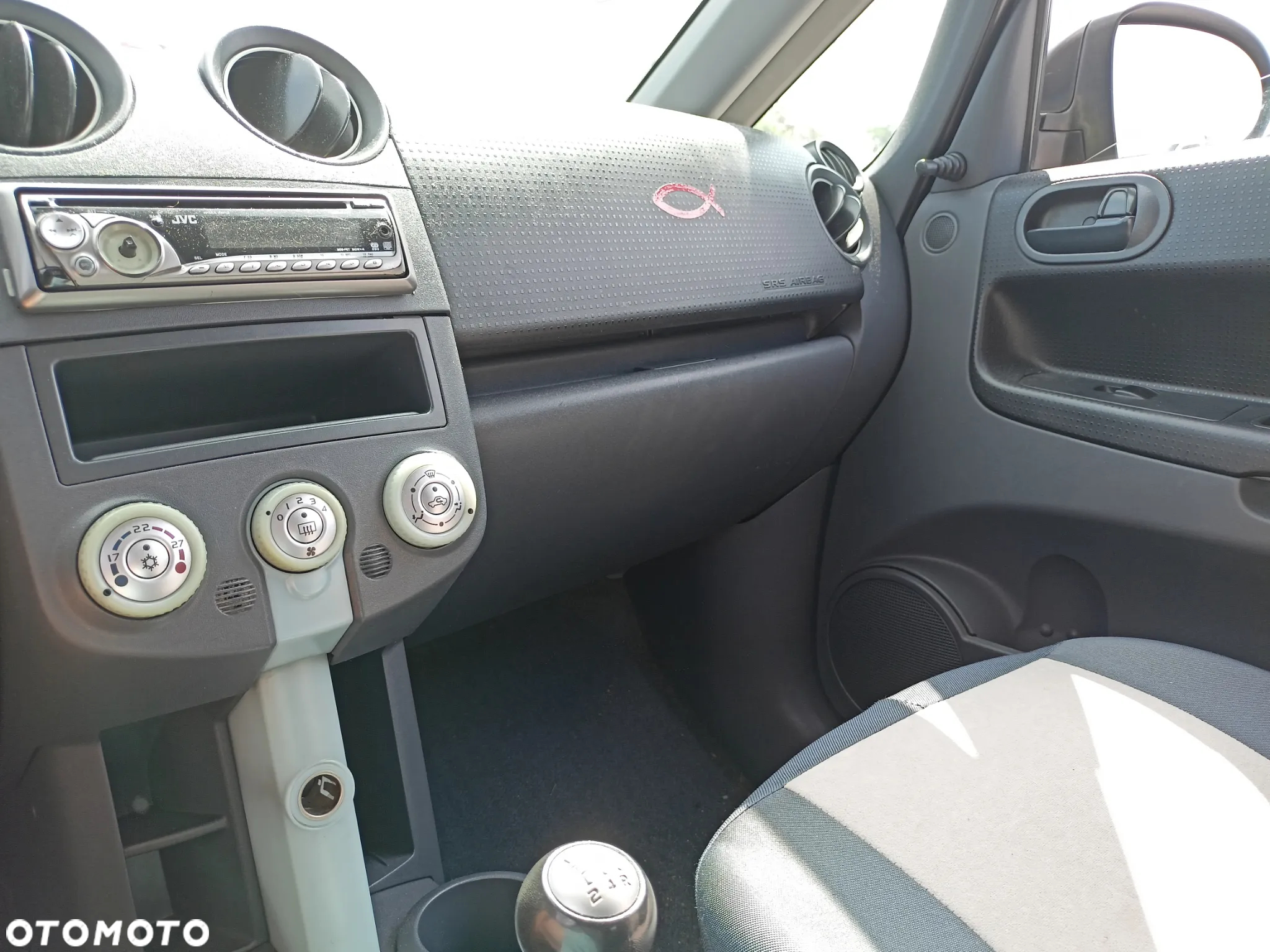Mitsubishi Colt - 11
