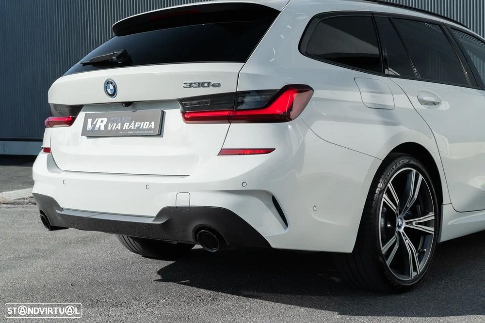 BMW 330 e Pack M Auto - 36