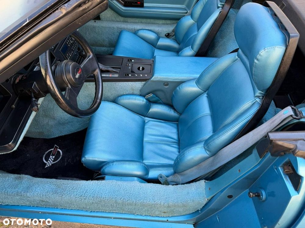 Chevrolet Corvette - 31