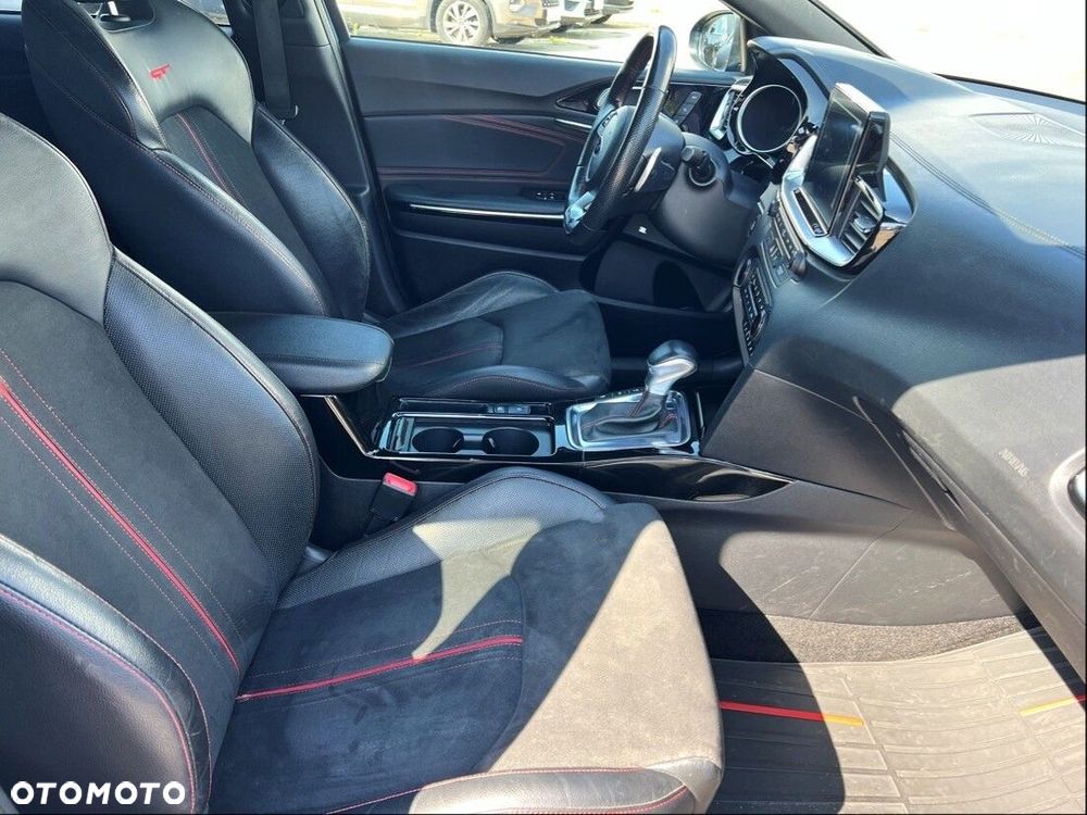 Kia ProCeed 1.6 T-GDI GT DCT - 31