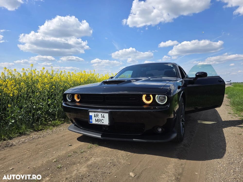 Dodge Challenger - 3