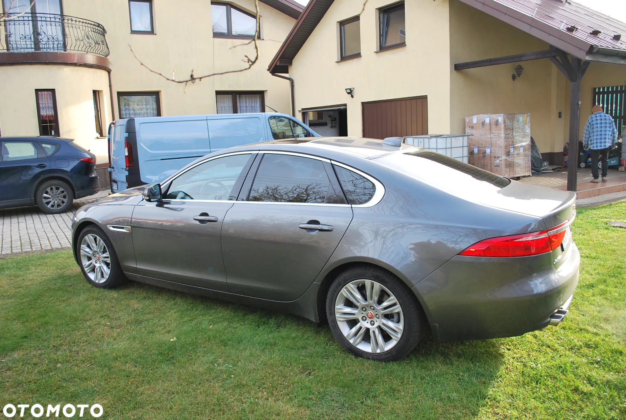 Jaguar XF - 4