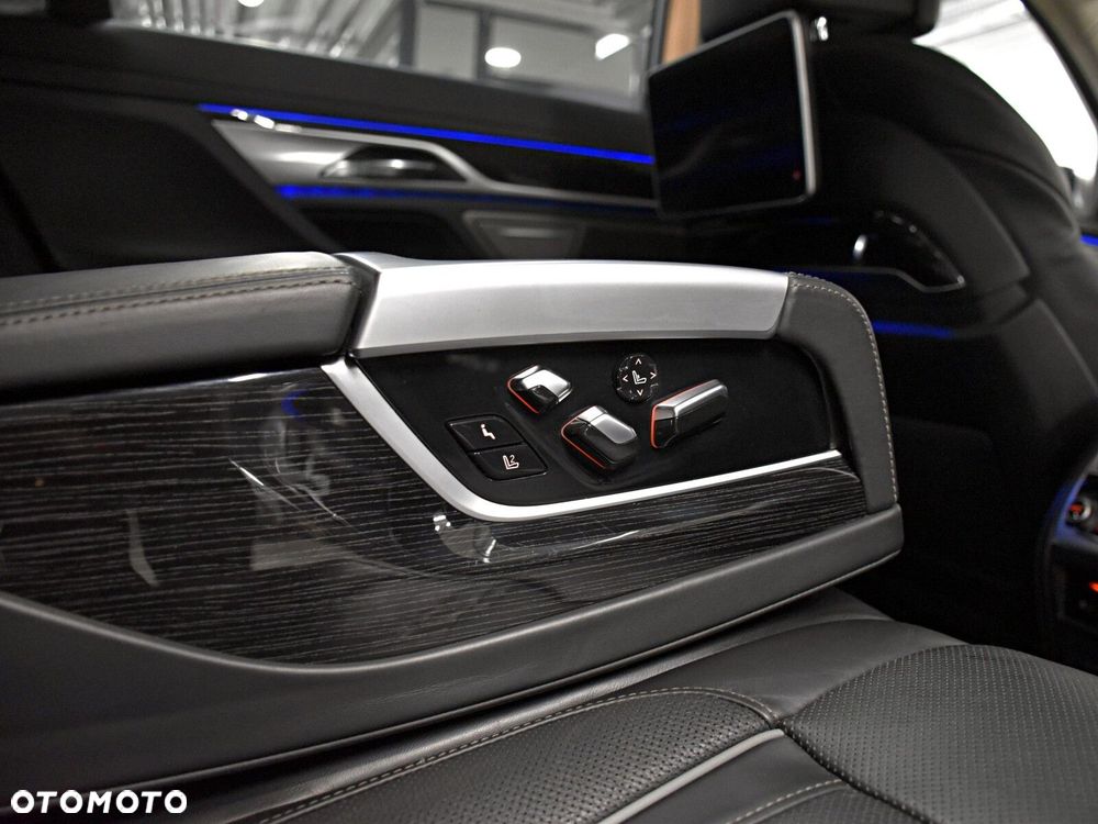 BMW Seria 7 - 16
