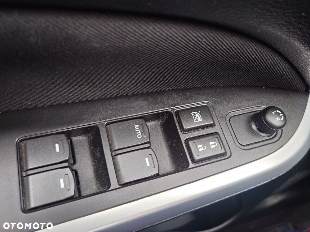 Suzuki Vitara - 11