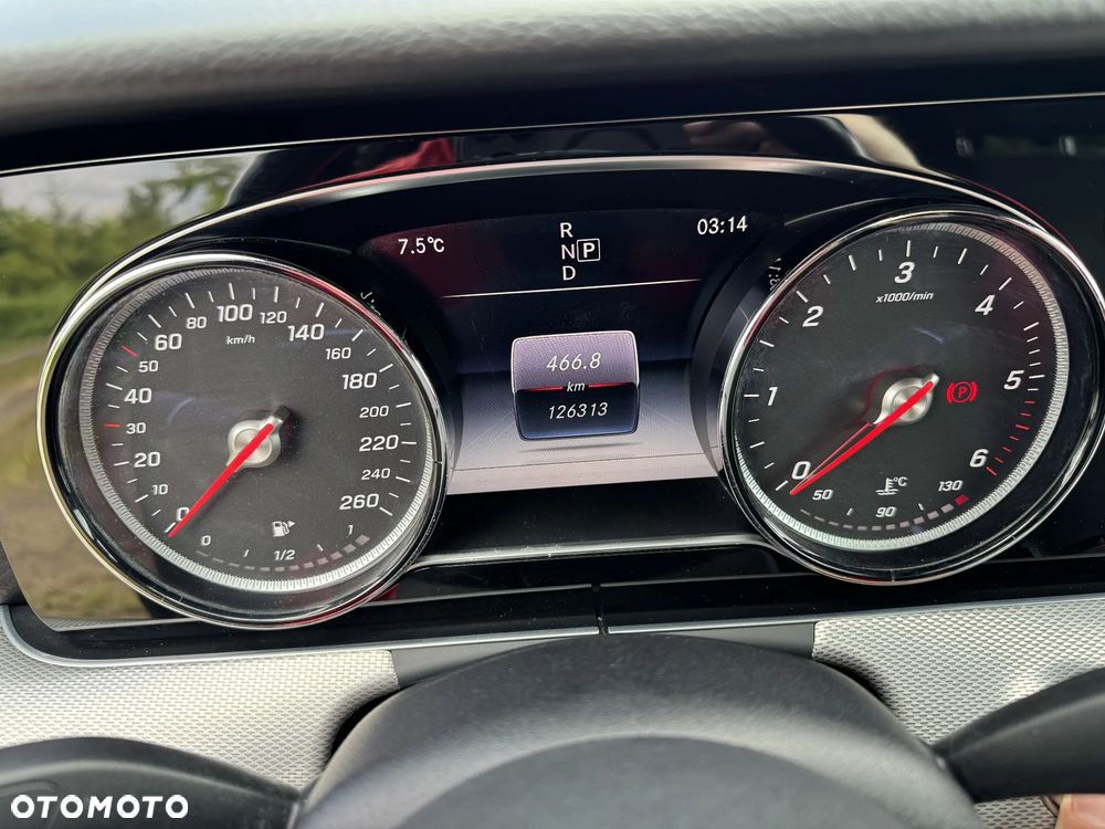 Mercedes-Benz Klasa E 220 d 4-Matic Business Edition 9G-TRONIC - 14