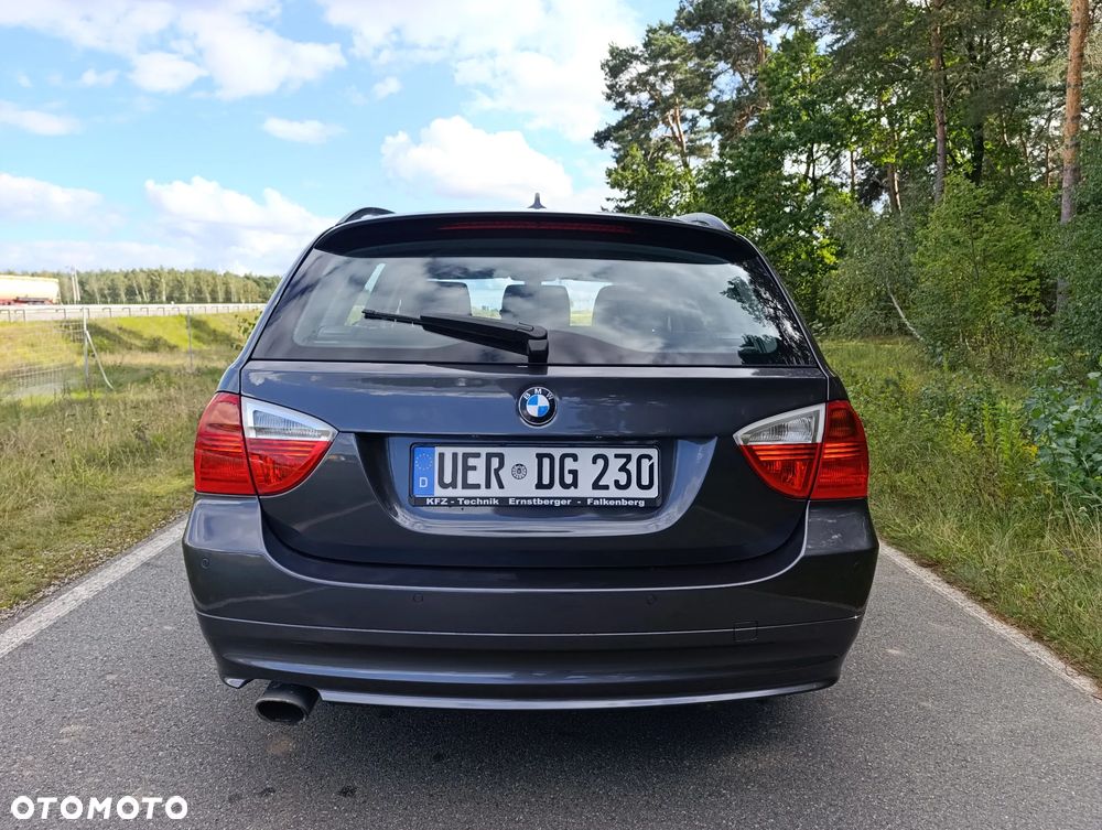 BMW Seria 3 318i - 13