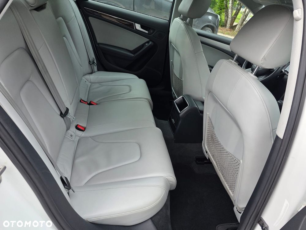 Audi A4 Limousine - 13
