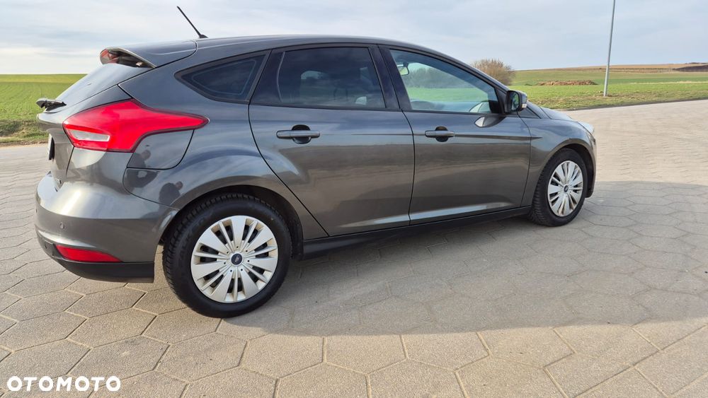 Ford Focus 1.0 EcoBoost Start-Stopp-System TREND - 24