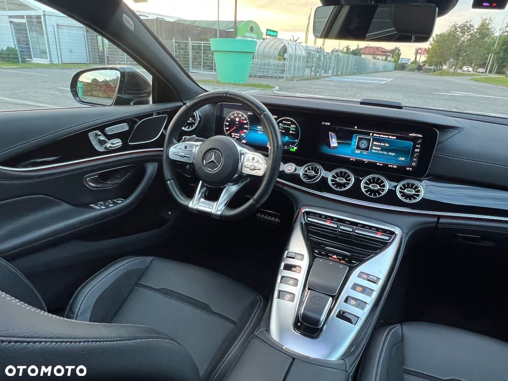 Mercedes-Benz AMG GT 43 4-Matic+ - 17