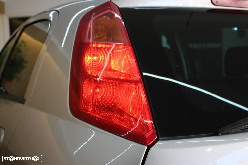 Fiat Punto 1.2 Lounge S&S - 17