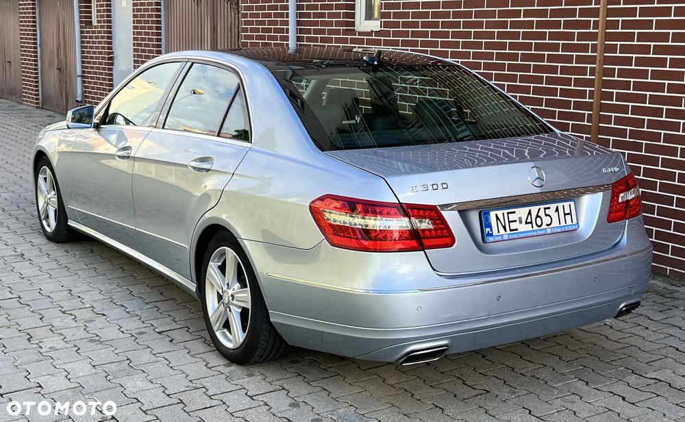 Mercedes-Benz Klasa E 300 BlueTEC Hybrid Avantgarde - 30