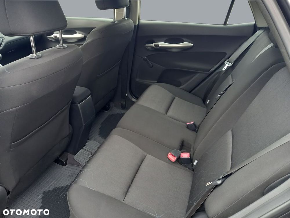 Toyota Auris 1.33 VVT-i Active - 12