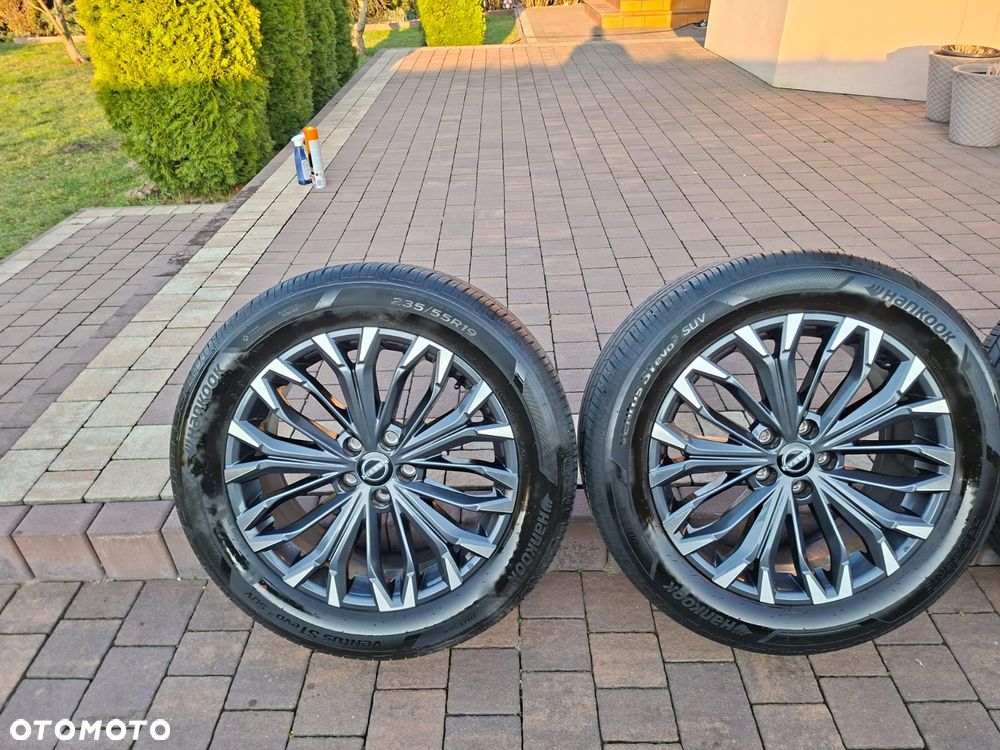 Kpl oryginalnych felg z oponą do Nissan - 18