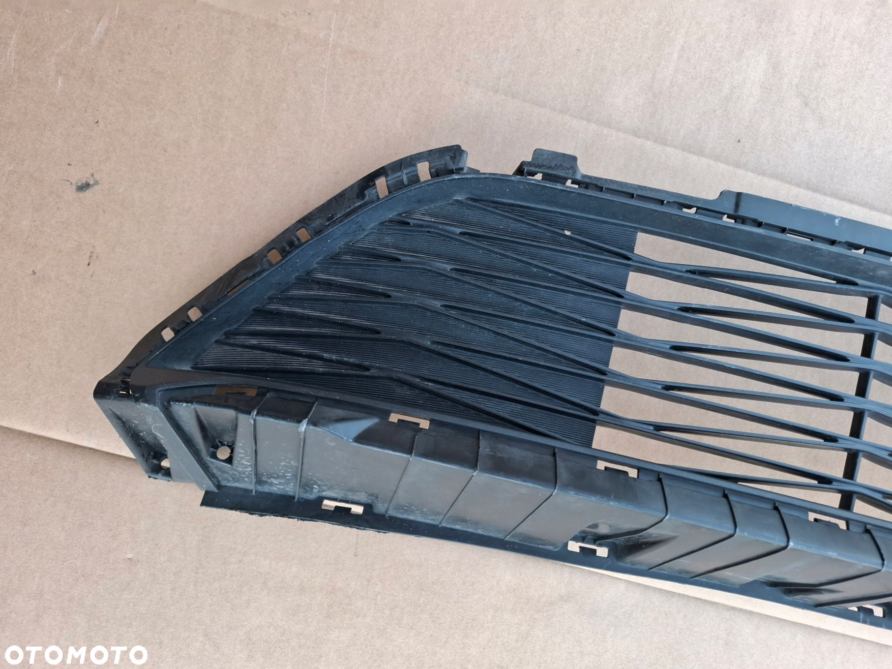 KRATKA ŚRODKOWA KIA CEED III LIFT ORYGINAŁ ŁADNY STAN - 2